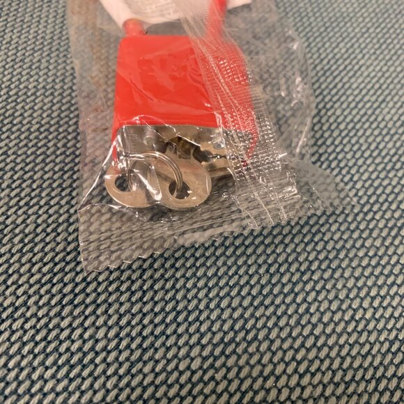 NEW - red Cable Gun Lock w/2 Keys Regal R11SC3 pistol, rifle, shotgun, universal - Picture 3 of 5